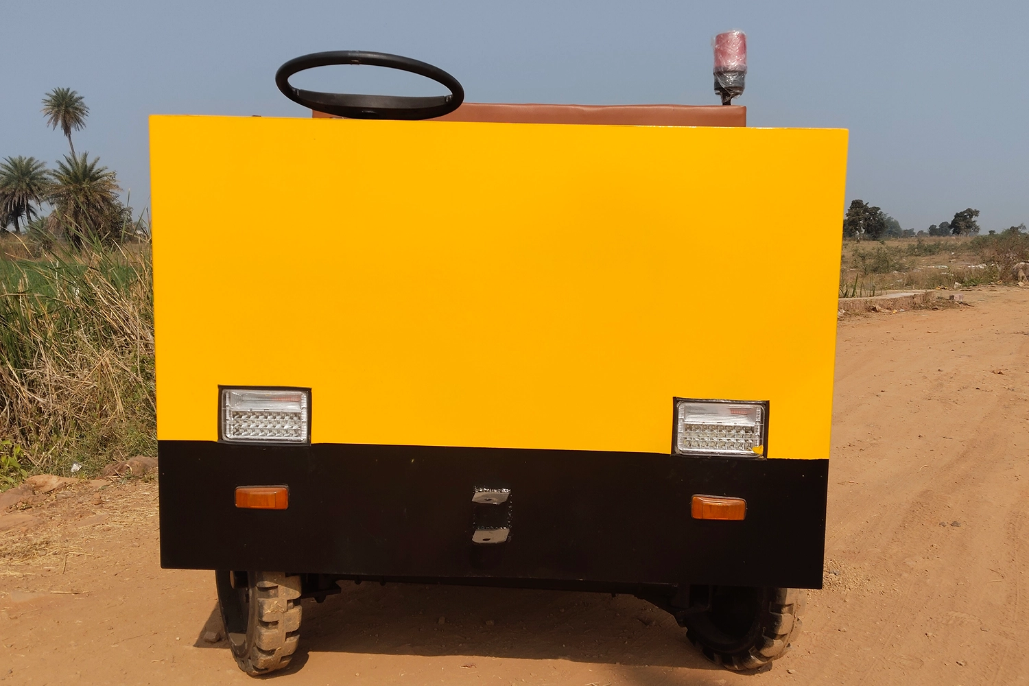 4000 Kg Battery Operated Platform Truck 2